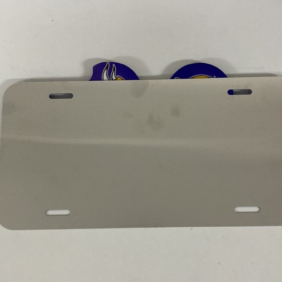 Minnesota Vikings License Plate With Cup Holder Inserts - Picture 6 of 6